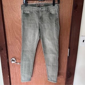 Celebrity Pink Body Sculpt Mid-Rise Skinny Jeans